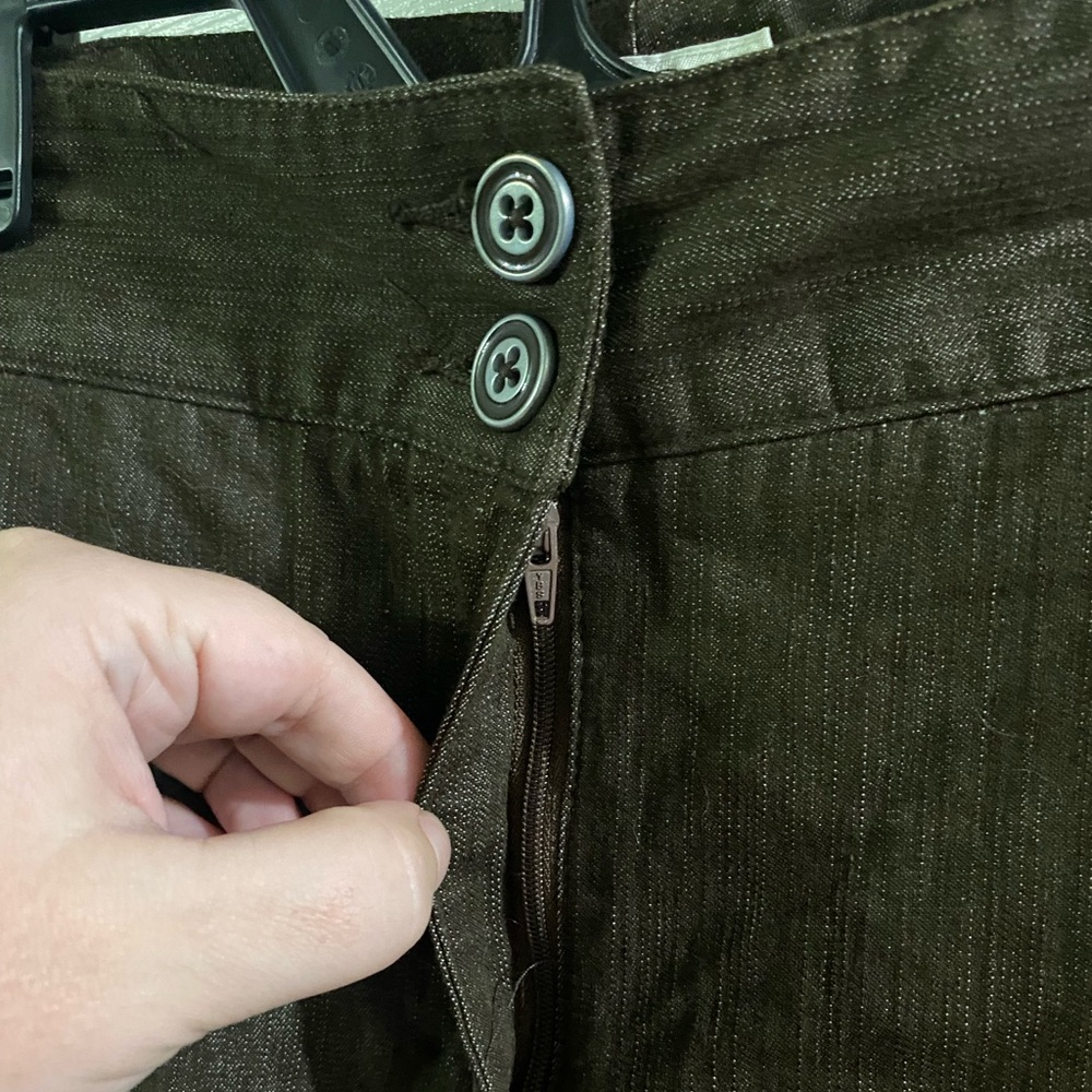 Cato Women’s 24W Capri Pants - Picture 2 of 4